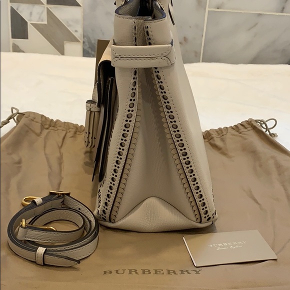 NWT MEDIUM BURBERRY BANNER - Picture 4 of 8